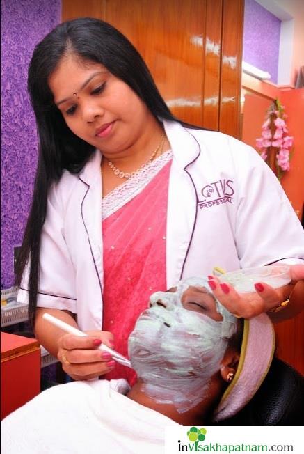 sri vidya beauty parlour nowroji road maharani peta visakhapatnam vizag