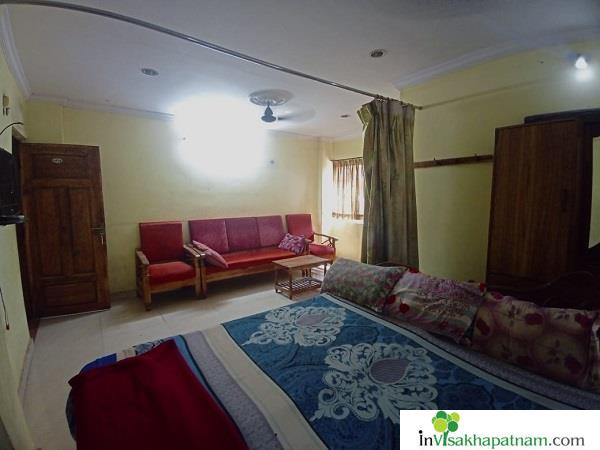 sri sai saraswathi lodge allipuram near railway station vizag visakhapatnam