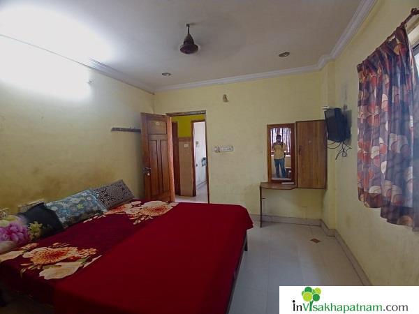 sri sai saraswathi lodge allipuram near railway station vizag visakhapatnam