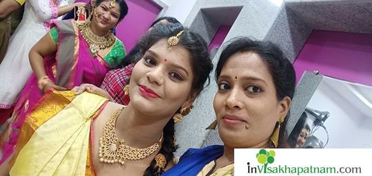 sree beautician bridal hd mac party glossy makeup air brush bridal guest mehendi nail art package ladies beauticians in vizag visakhapatnam